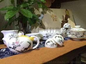 梅花韻致，茶香沁心——景德鎮(zhèn)仁可軒14頭梅花帶茶夾茶具套裝賞析